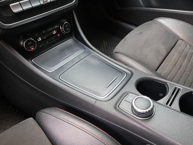 Mercedes-Benz/賓士   A-CLASS  A180  第5張相片