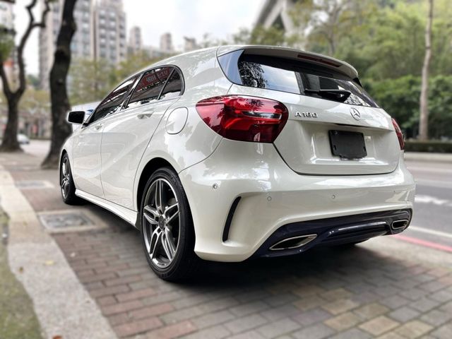 Mercedes-Benz/賓士   A-CLASS  A180  第14張相片