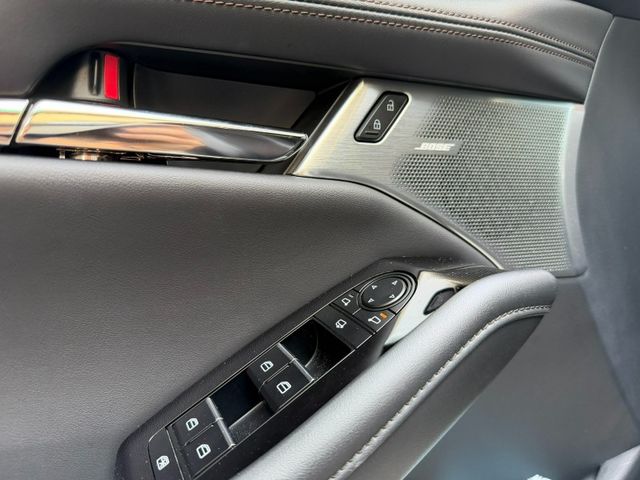Mazda  Mazda3  第10張相片