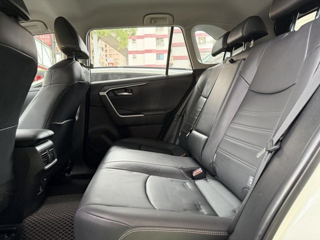 Toyota  RAV4 Toyota RAV4 2021款 2.0旗艦   第13張相片