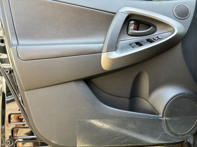 Toyota  RAV4  第7張相片