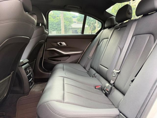 BMW/ 寶馬  3 SERIES  330i M Sport  第13張相片