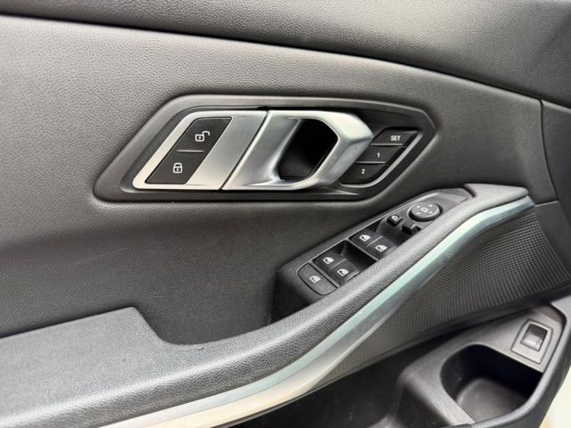 BMW/ 寶馬  3 SERIES  330i M Sport  第15張相片
