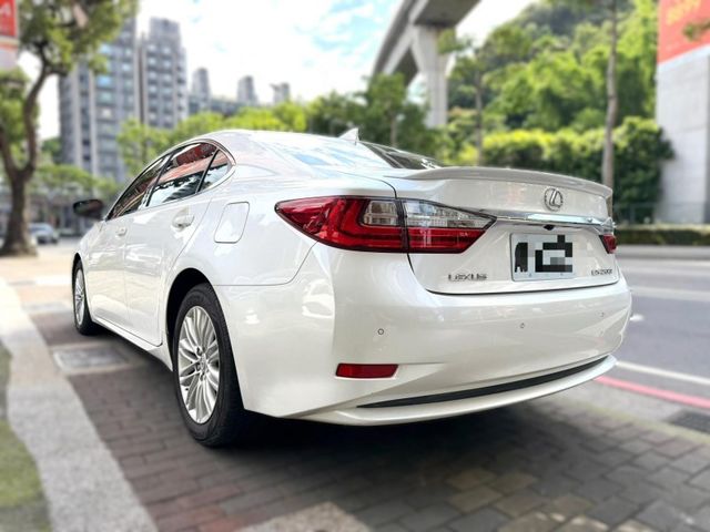Lexus  ES200 Lexus ES 2016款 200 豪華版   第2張相片