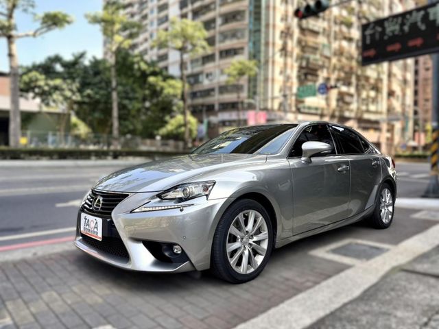 Lexus  IS  第1張相片
