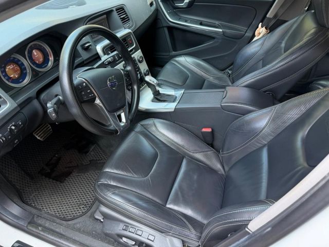 Volvo  V60  第10張相片