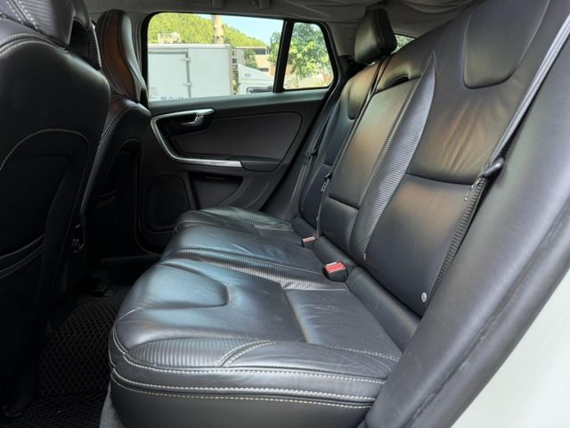 Volvo  V60  第13張相片