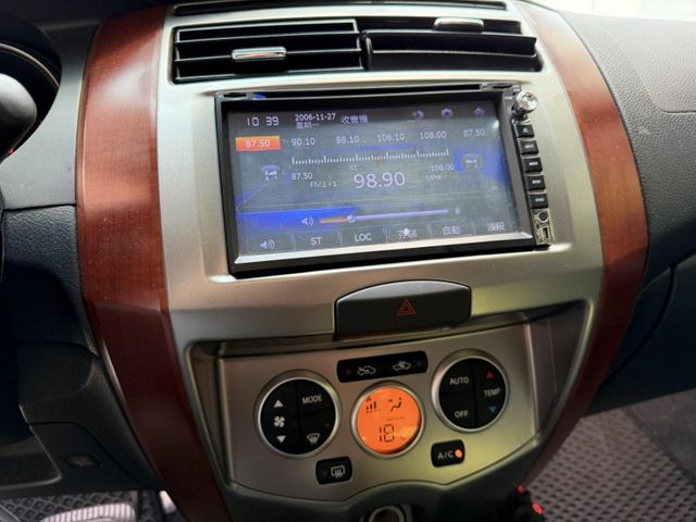 Nissan  Grand Livina Nissan Grand Livina 2013款 1.8 B   第8張相片