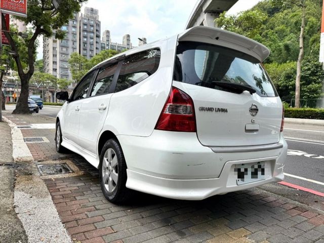 Nissan  Grand Livina Nissan Grand Livina 2013款 1.8 B   第15張相片