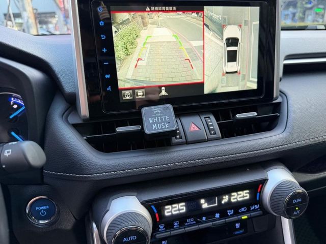 Toyota  RAV4 Toyota RAV4 2020款 2.5 Hybrid旗艦4WD   第2張相片