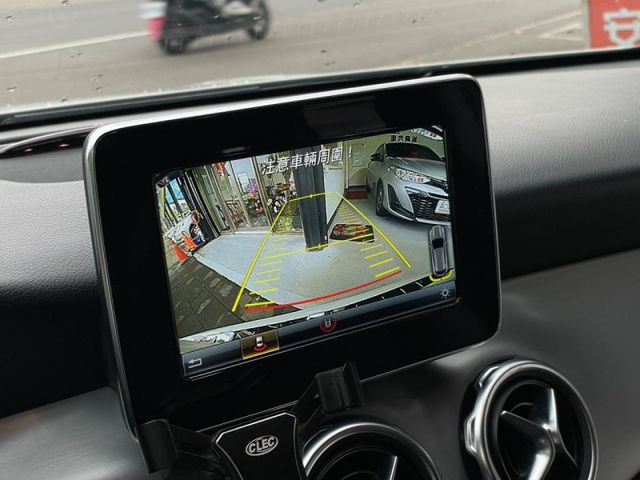 Mercedes-Benz/賓士   GLA-CLASS  GLA180  第12張相片