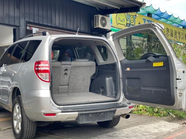Toyota  RAV4  第16張相片