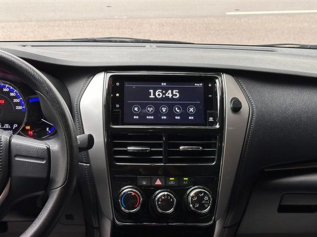 Toyota  Yaris  第8張相片