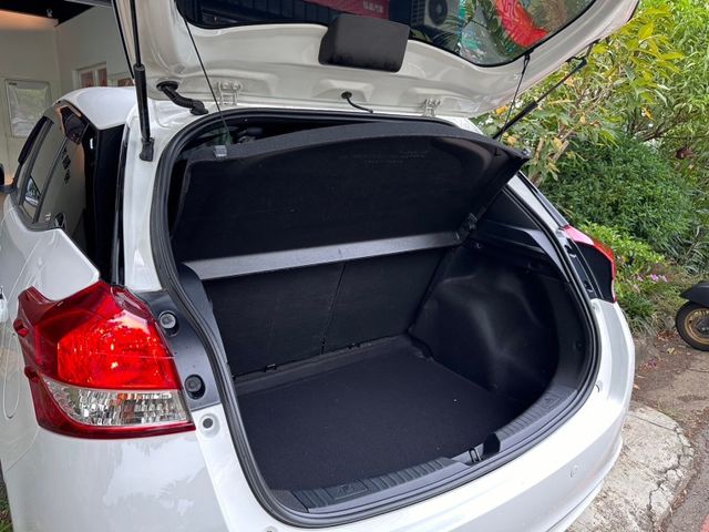Toyota  Yaris  第13張相片