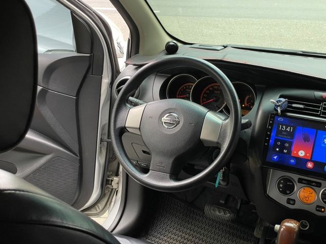 Nissan  Livina  第3張相片