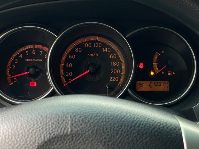 Nissan  Livina  第9張相片