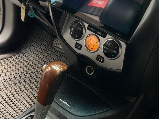 Nissan  Livina  第10張相片