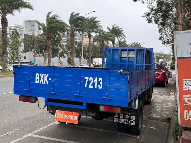 Mitsubishi  Canter  第6張相片