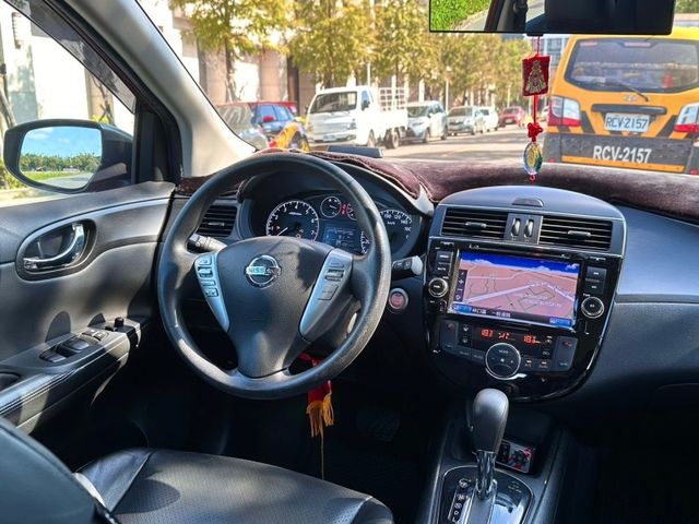 Nissan  Tiida  第6張相片