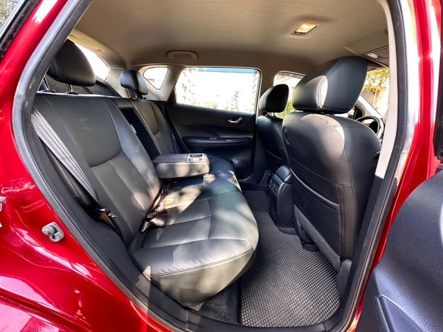 Nissan  Tiida  第14張相片