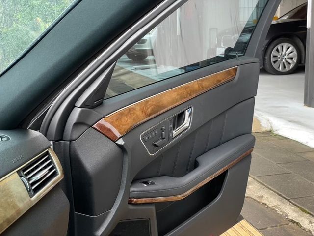 Mercedes-Benz/賓士   E-CLASS  E350  第9張相片