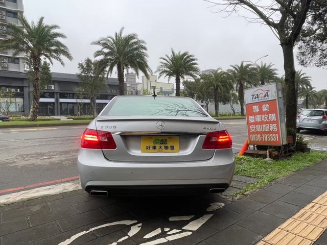Mercedes-Benz/賓士   E-CLASS  E350  第14張相片