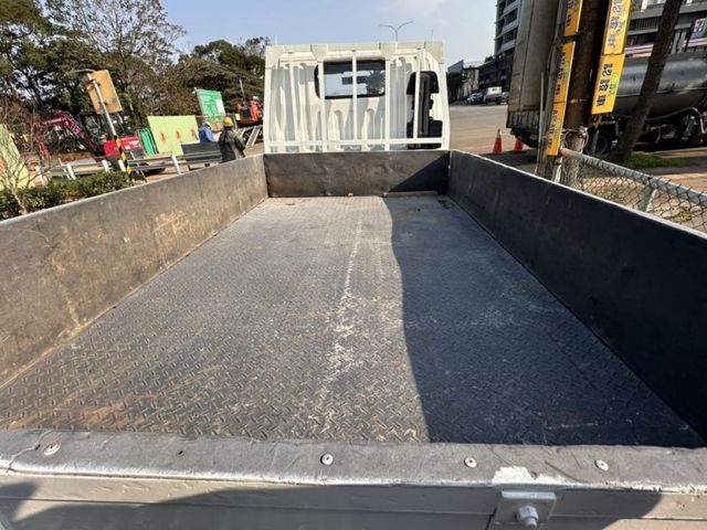 Mitsubishi  Canter  第10張相片