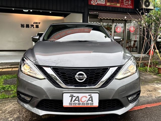 Nissan  Sentra  第2張相片