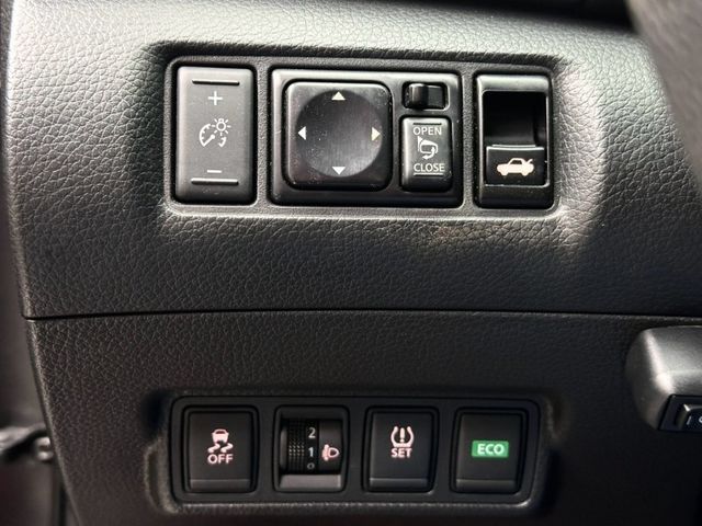 Nissan  Sentra  第11張相片