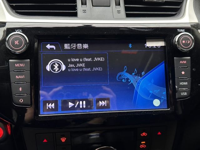 Nissan  Sentra  第12張相片