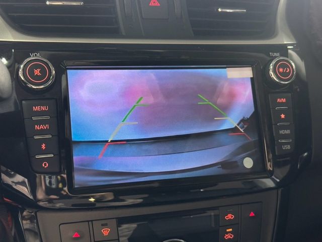 Nissan  Sentra  第14張相片