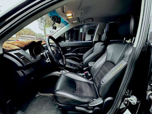 Mitsubishi  Outlander  第11張相片