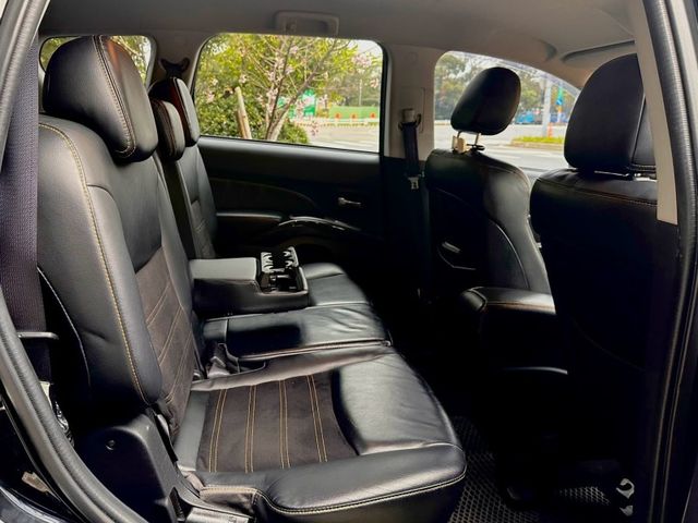 Mitsubishi  Outlander  第12張相片