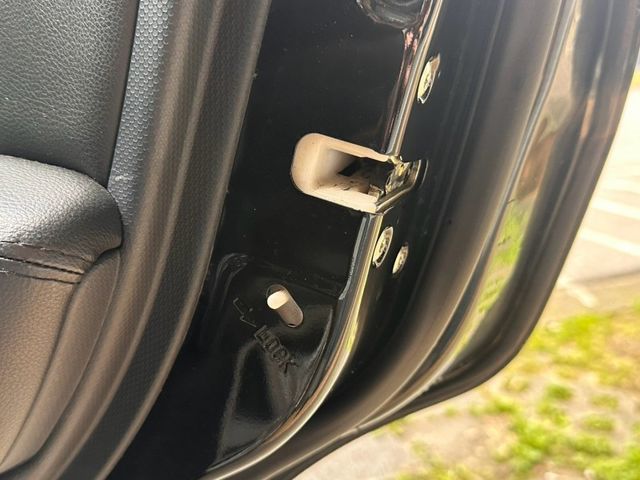 Mitsubishi  Outlander  第13張相片