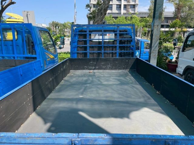 Mitsubishi  Canter  第9張相片