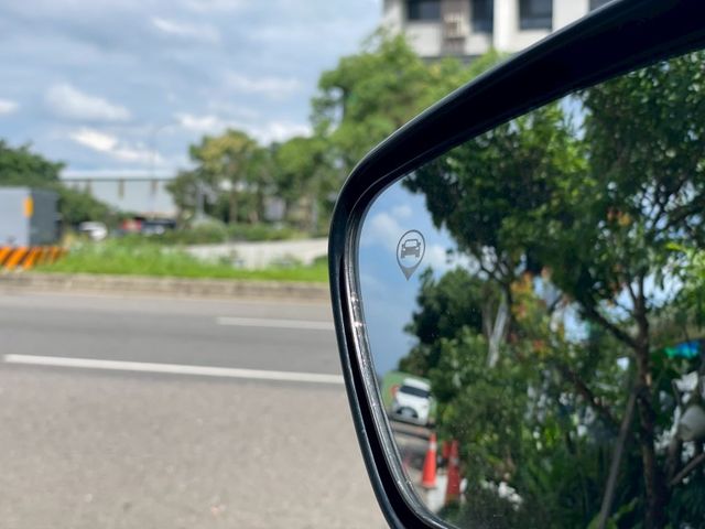 Mitsubishi  Colt Plus  第12張相片