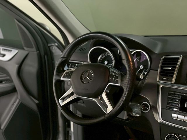 Mercedes-Benz/賓士   ML-CLASS  ML350  第4張相片