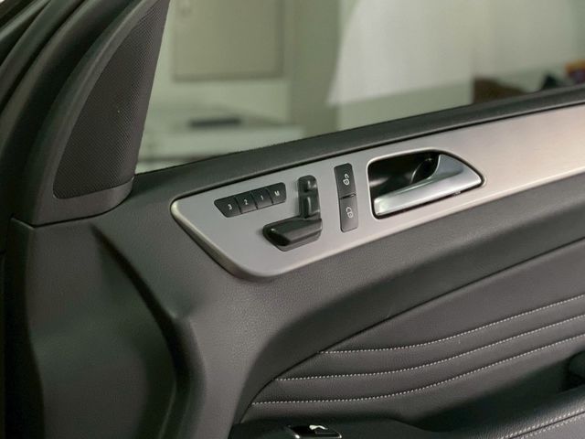 Mercedes-Benz/賓士   ML-CLASS  ML350  第20張相片