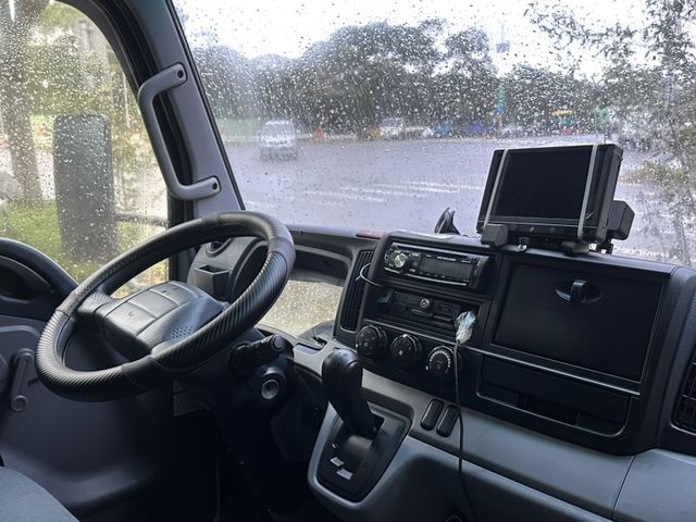 Mitsubishi  Fuso  第10張相片