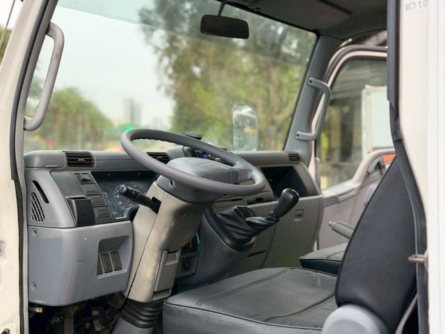 Mitsubishi  Canter  第4張相片