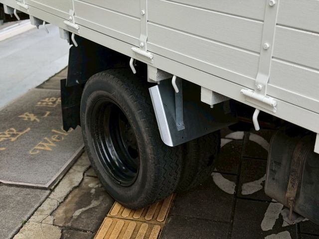 Mitsubishi  Canter  第6張相片