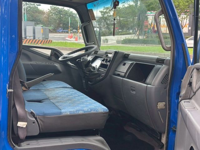 Mitsubishi  Canter 四期.14尺超長軸.全新木斗.雙芯尾門.已升五噸.僅跑29萬//裕昌  第5張相片