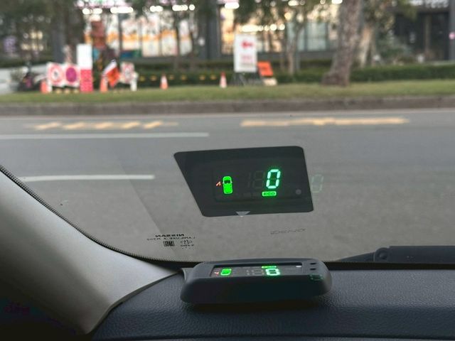 Nissan  Tiida 售16.8!超低里程!!僅跑6萬! 2015 TIIDA魔術大空間/原廠  第7張相片