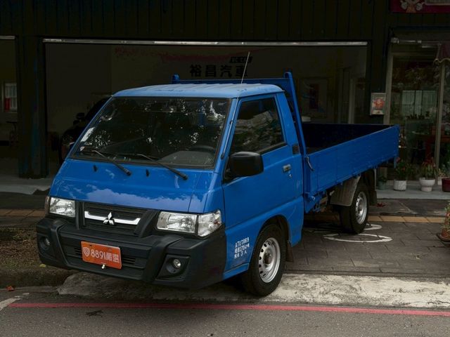 Mitsubishi  Delica 2017得利卡木床手排.原鈑.里程  第2張相片