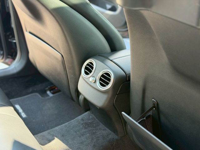 Mercedes-Benz/賓士   C-CLASS  第12張相片