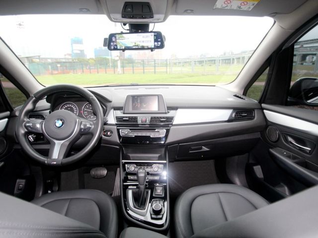 BMW/ 寶馬  2 SERIES  218i  第3張相片