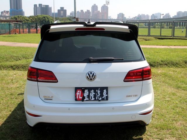 Volkswagen 福斯  Golf  第7張相片