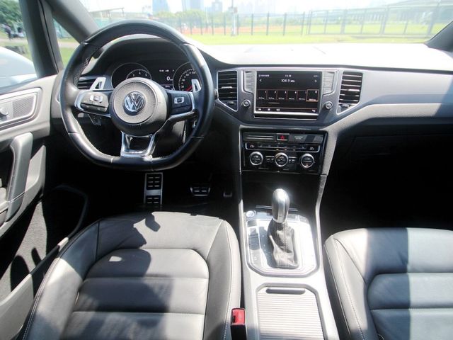 Volkswagen 福斯  Golf  第12張相片