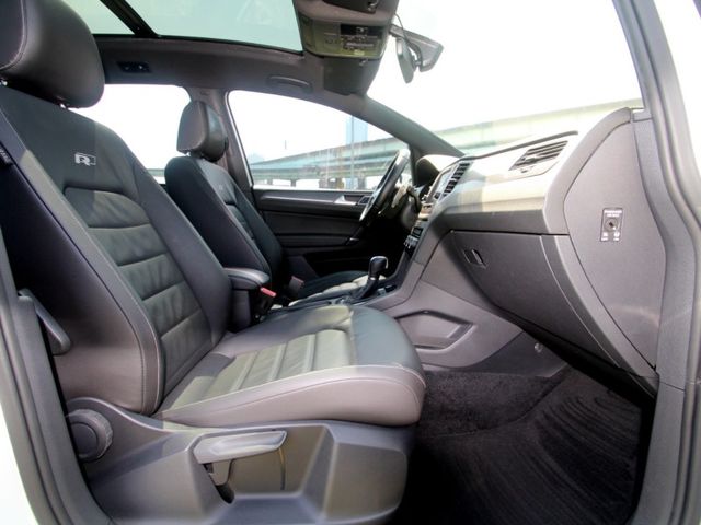 Volkswagen 福斯  Golf  第16張相片