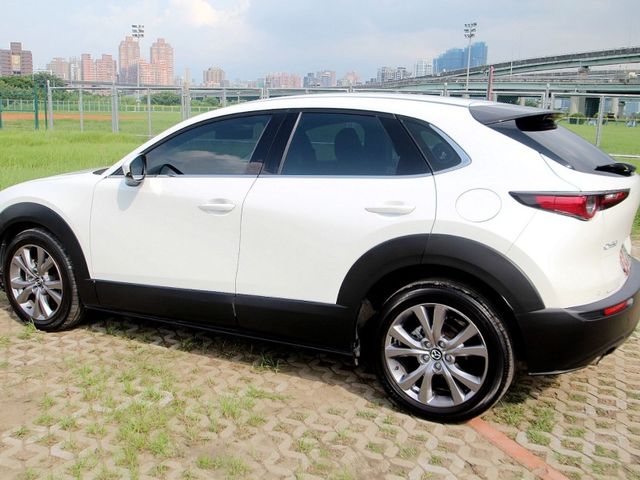Mazda  CX-30  第8張相片